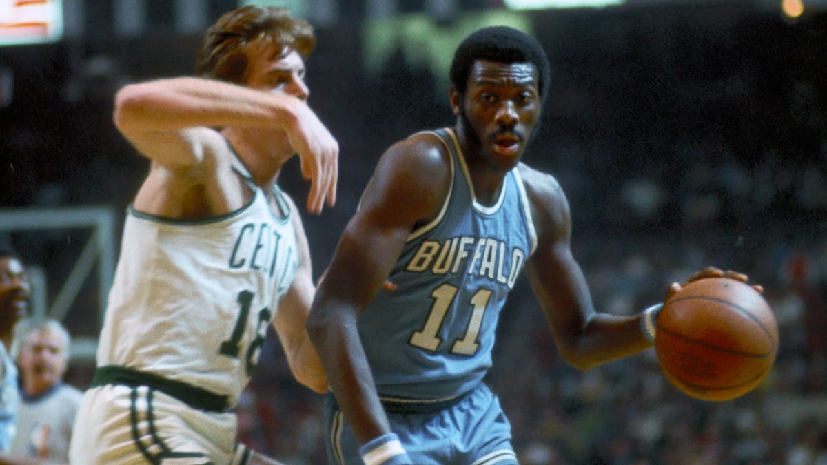 McAdoo trade to Pistons, Maxwell to Clippers