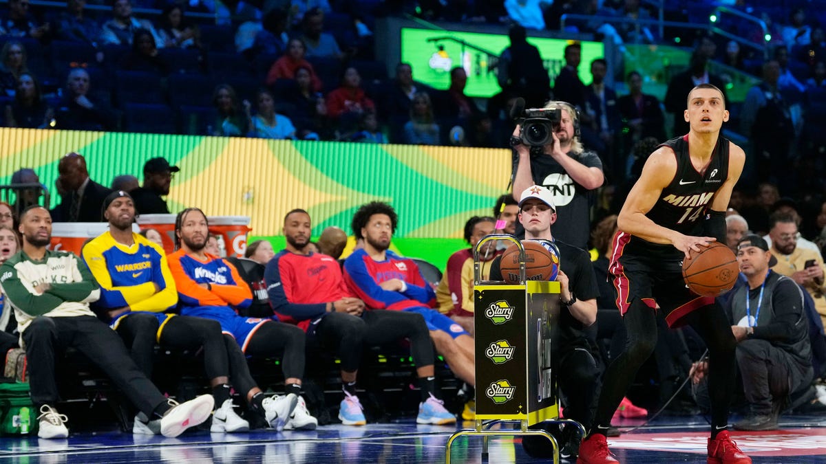 Heat star to have foot surgery