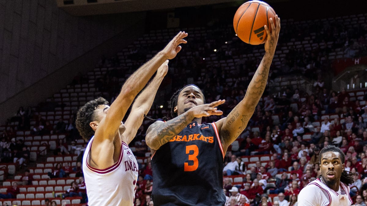 Indiana basketball player Lamar Wilkerson donates NIL money to Sam Houston