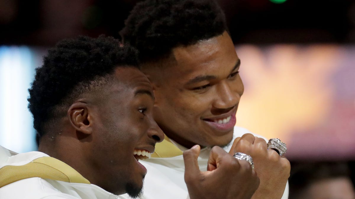 Milwaukee Bucks signing Thanasis Antetokounmpo to one-year contract