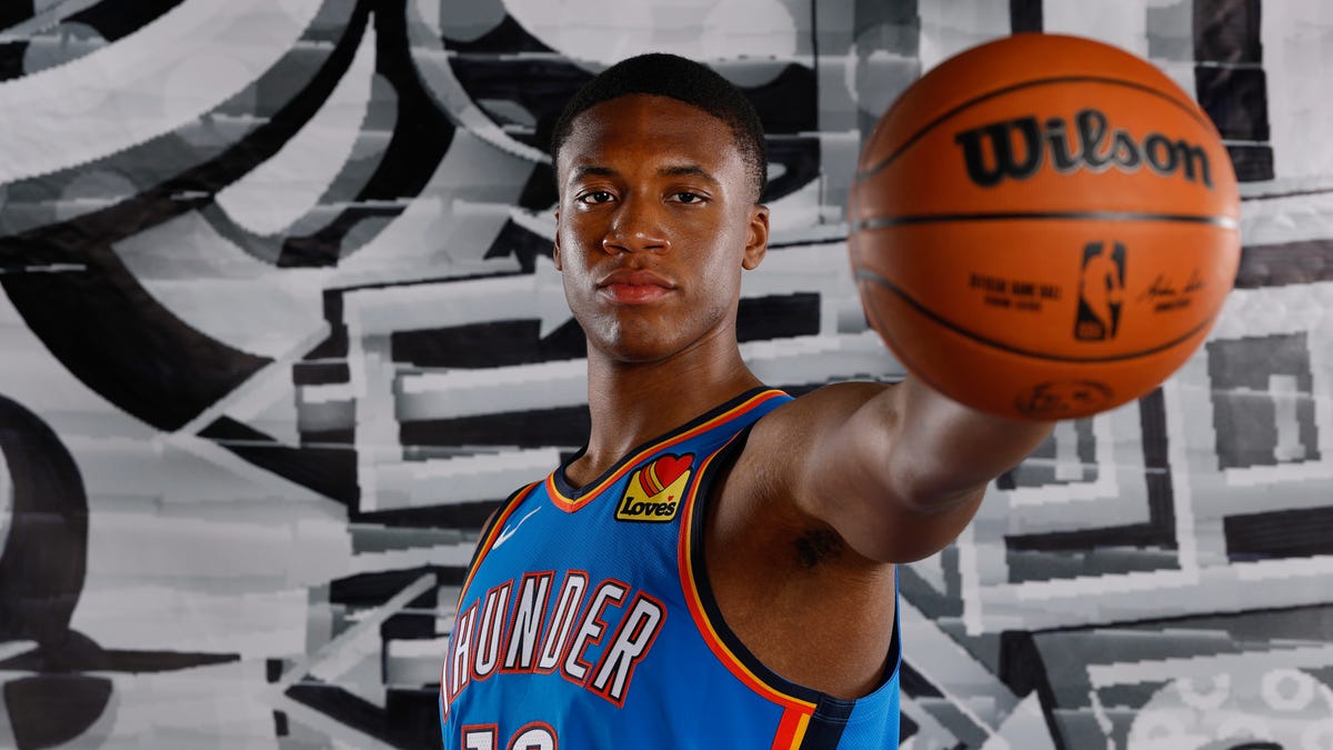 Thunder center tears ACL, out for season