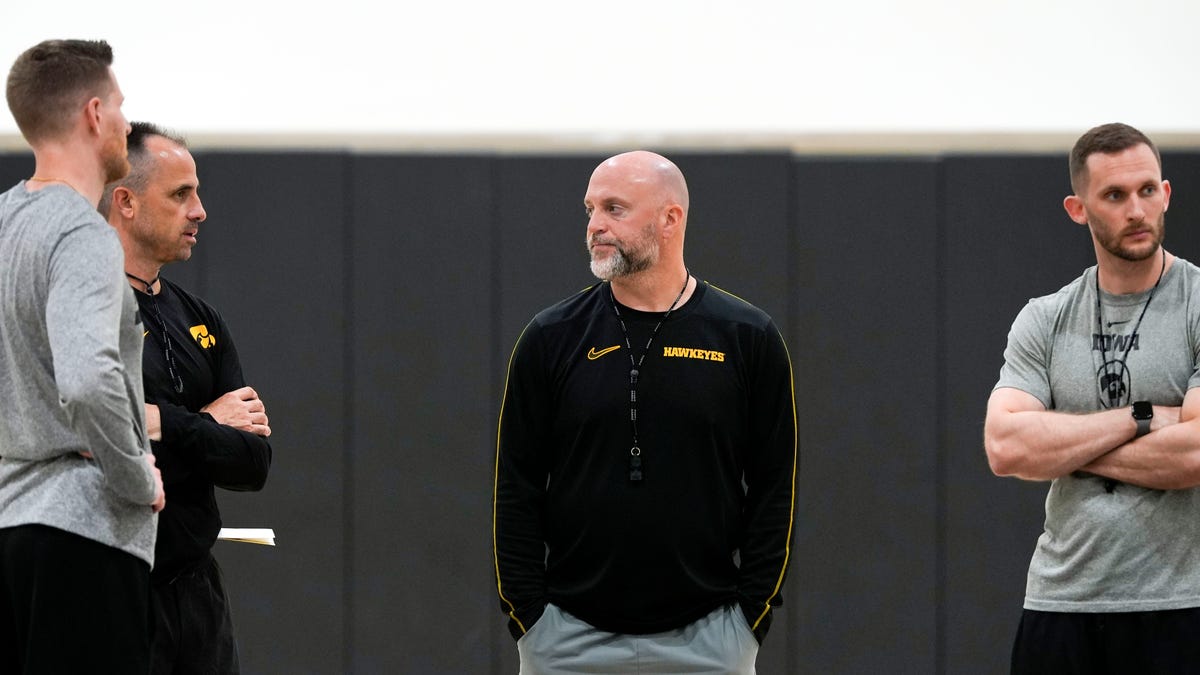 Four-star Ethan Harris picks Iowa basketball over Gonzaga and others