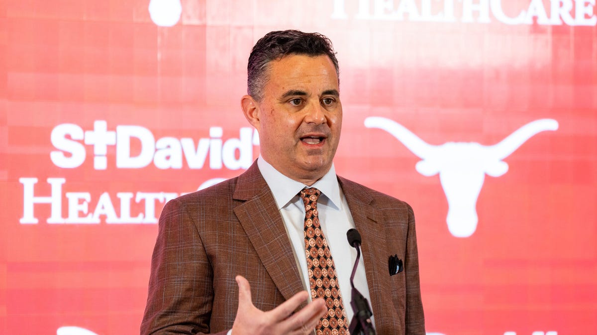 Longhorns men's basketball ranked in preseason Top 25