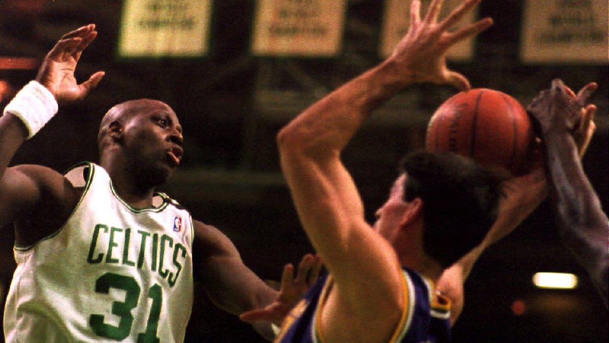 Celtics history: Xavier McDaniel signed