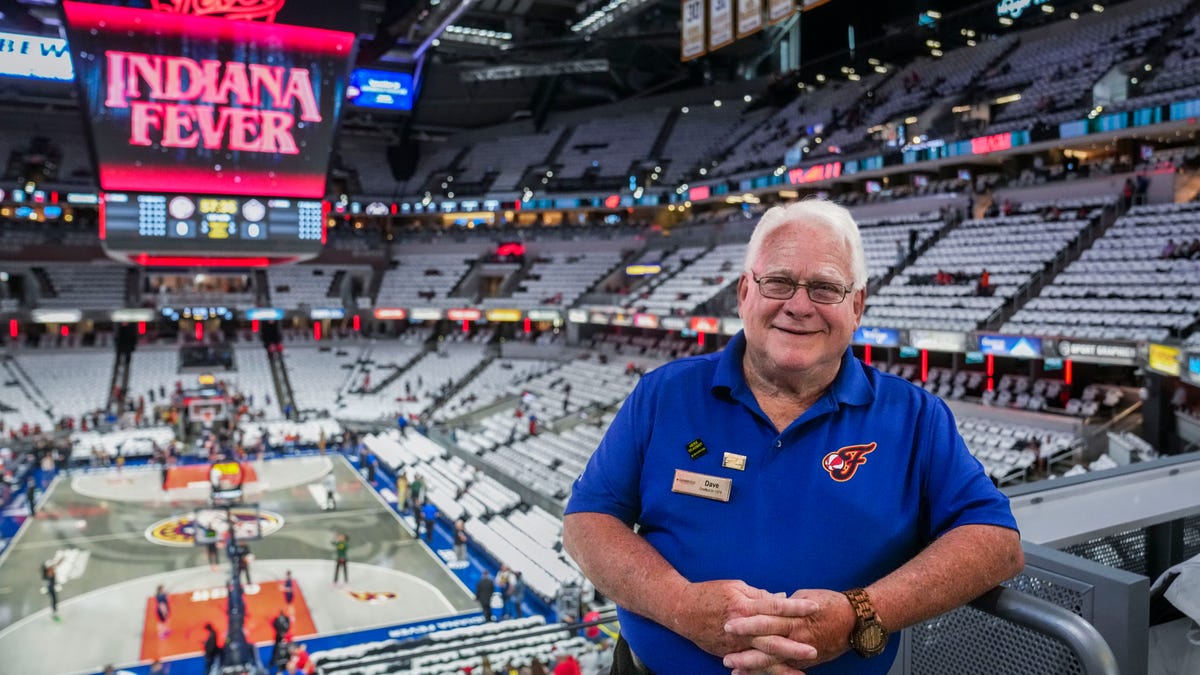Indy's longest-serving usher worked first Pacers game, first Fever game