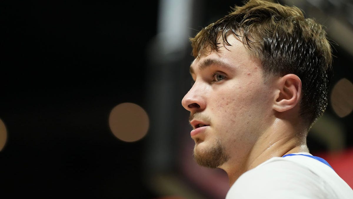 Cooper Flagg gets advice from Dallas Mavericks legend Dirk Nowitzski