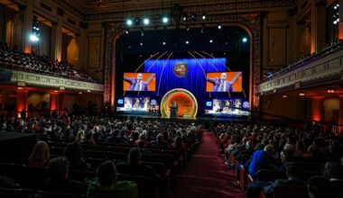 Celtics PR wiz Jeff Twiss gets HoF John Bunn Lifetime Achievement Award