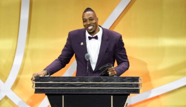 Former Laker Dwight Howard gets inducted into Hall of Fame