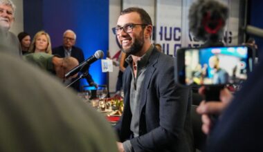 Stanford GM Andrew Luck seeks career advice from Sam Presti