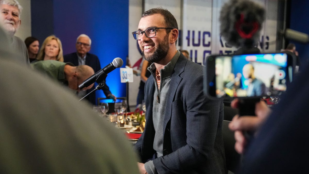 Stanford GM Andrew Luck seeks career advice from Sam Presti