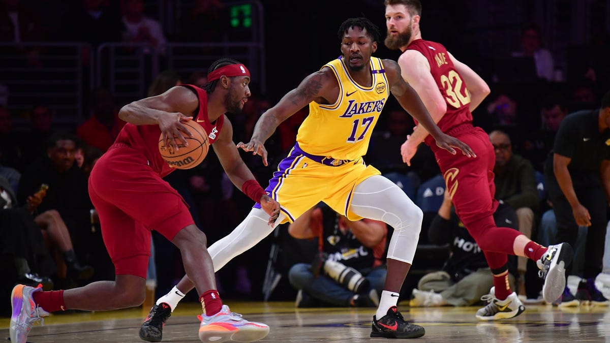 Rockets relying on Dorian Finney-Smith as defensive communicator