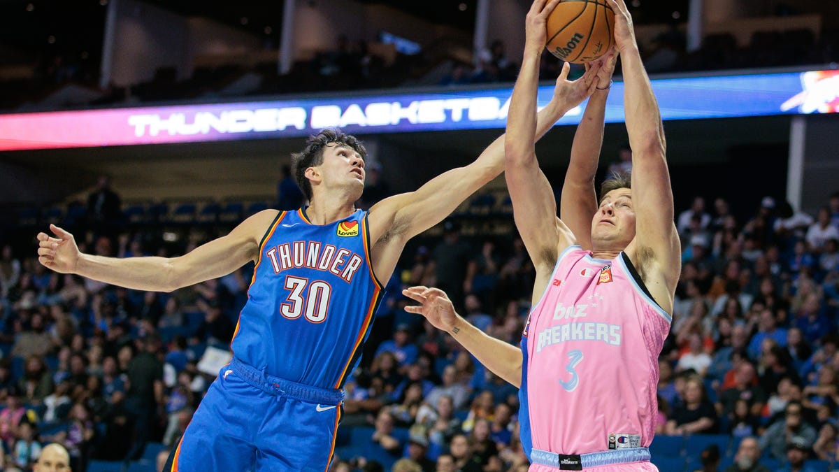 UNC basketball sharpshooter Cormac Ryan signs with Milwaukee Bucks