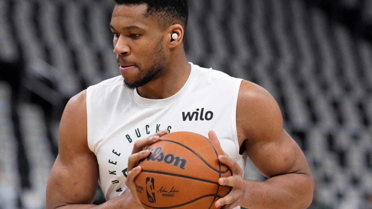 Giannis Antetokounmpo dominates in leading Greece in FIBA EuroBasket