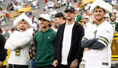 Brewers players show up to Lambeau for Packers-Commanders game