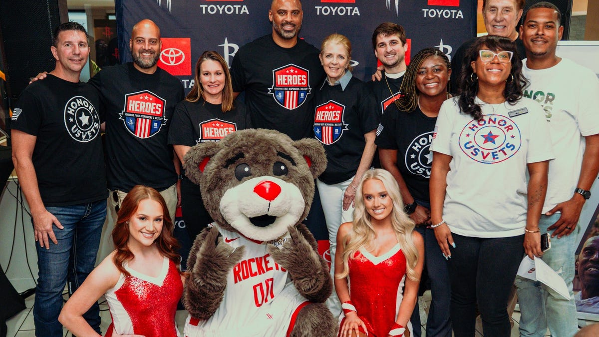 On Patriot Day, Rockets honor military veterans and first responders