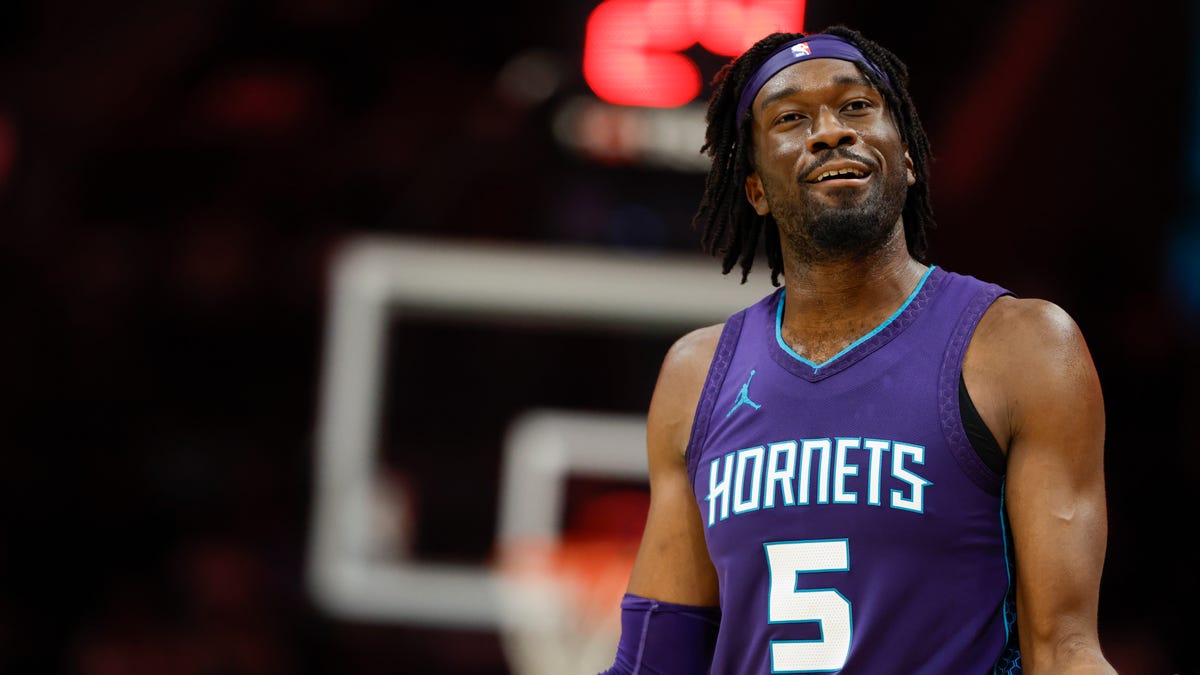 NBA Insider critical of new Phoenix Suns center Mark Williams' defense