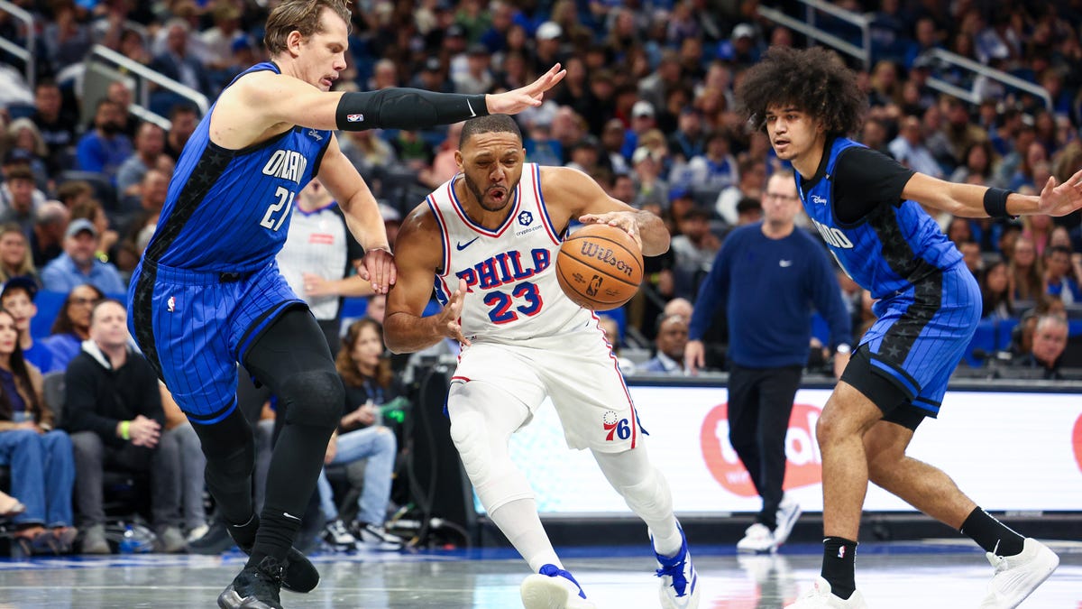 Eric Gordon needs to be healthy, space the floor