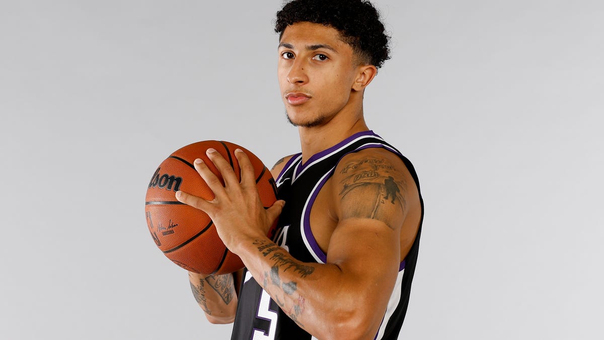 Nique Clifford, others attended Sac State football game