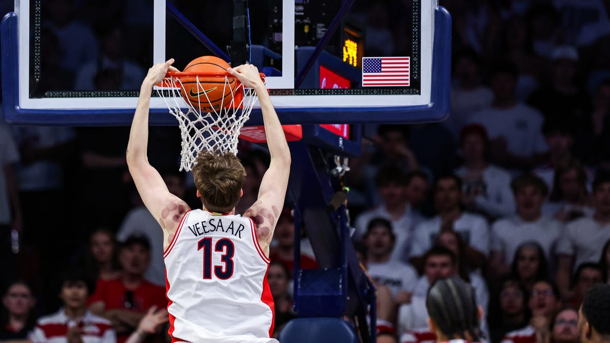 Henri Veesaar gives Tar Heels answer at center