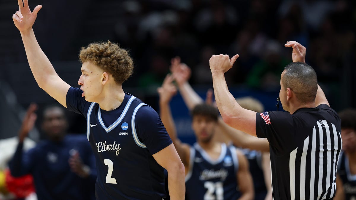 Pascal Siakam hosted Taelon Peter, others for minicamp