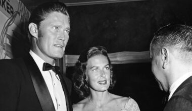 Honey Russell on how he introduced Celtics star Chuck Connors to pros