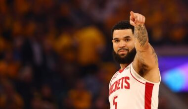 Rockets star tears ACL, could miss season