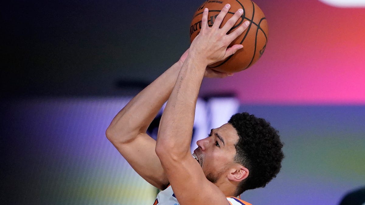 Kevin O'Connor already predicts January trade calls for Devin Booker
