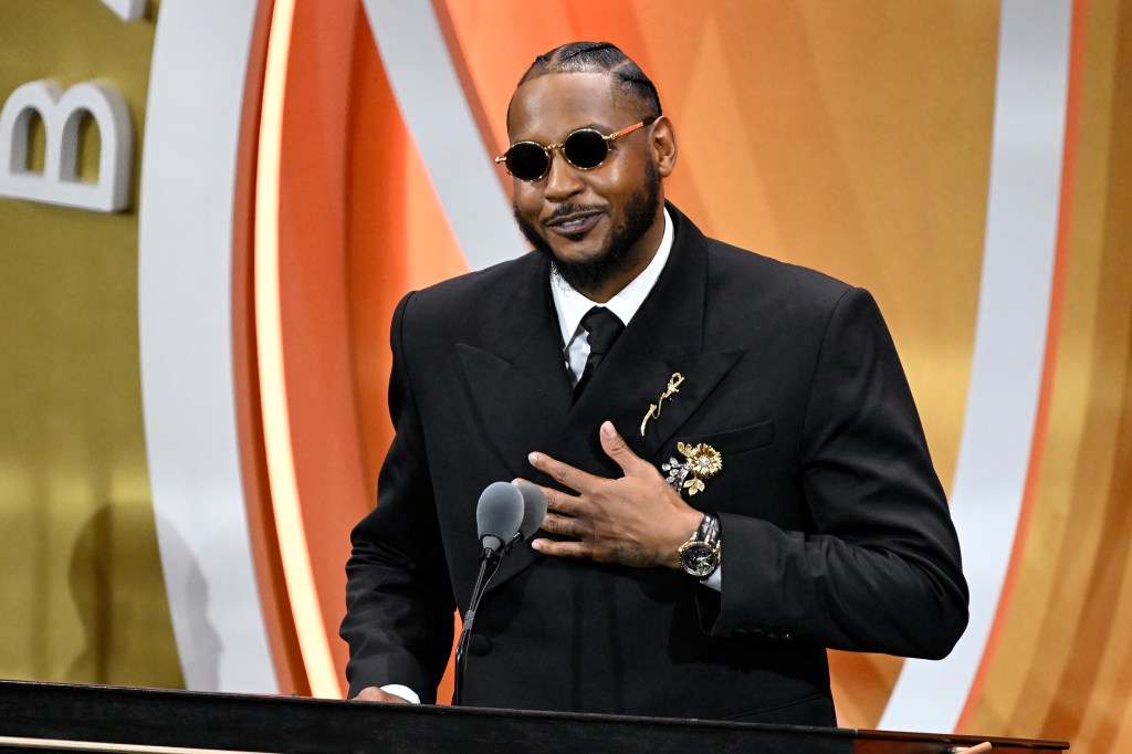 Carmelo Anthony enters Hall of Fame as a Knick