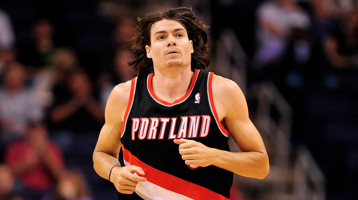 Portland Trail Blazers forward Adam Morrison (6) runs up the court during the game against the Phoenix Suns at US Airways Center. The Suns defeated the Trail Blazers 104-93.