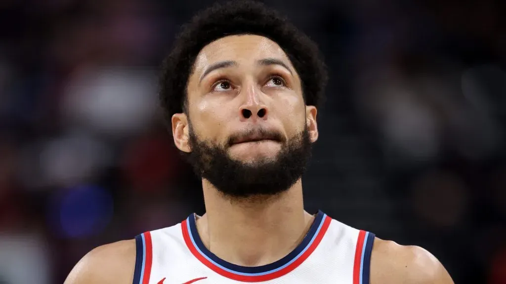 Ben Simmons looks up while playing for Los Angeles Clippers