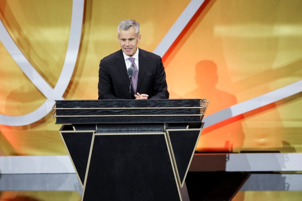 Bulls coach Billy Donovan addresses the crowd during the Basketball Hall of Fame enshrinement ceremony at Symphony Hall on Sept. 6, 2025, in Springfield, Mass. (Adam Glanzman/Getty Images)