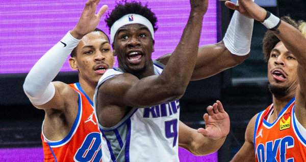 Terence Davis, Kings Sign Camp Deal