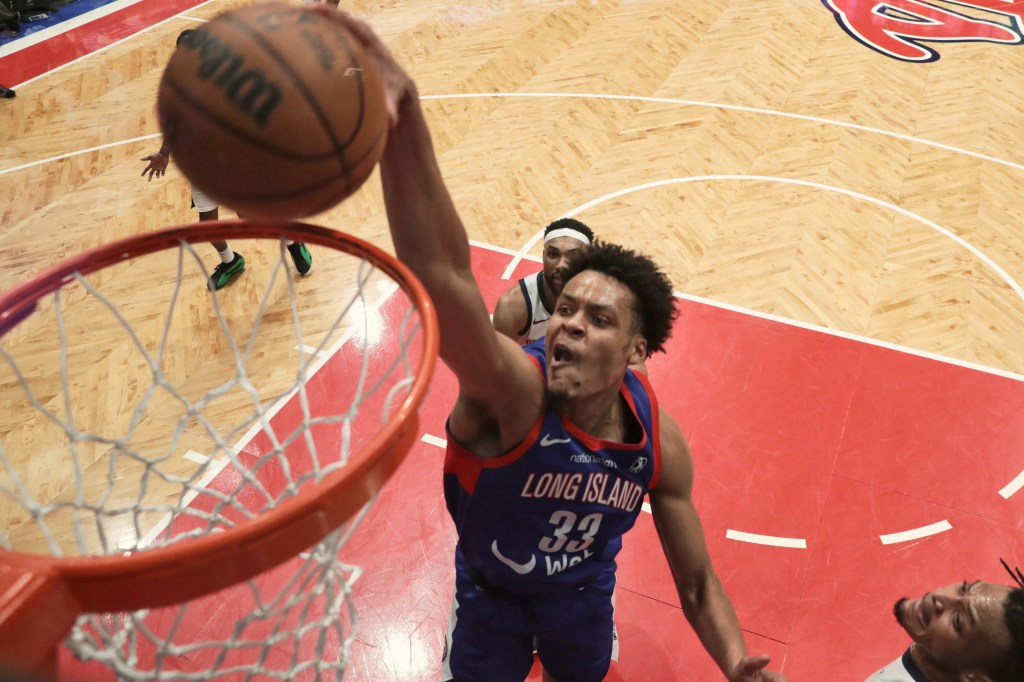 David Muoka playing for the Long Island Nets in March 2024.