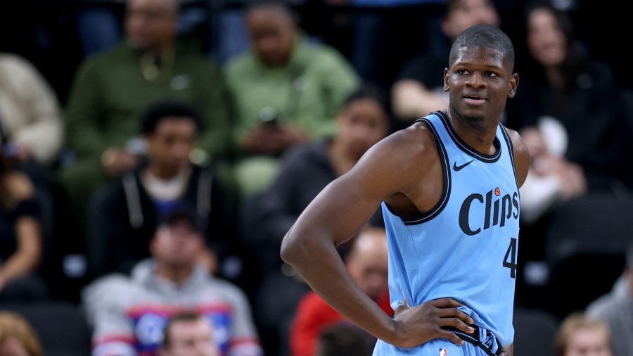 Mo Bamba #4 of the LA Clippers...