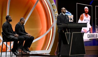 Carmelo Anthony tears up, shares memories in Hall of Fame induction