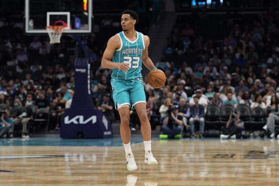 Hornets Sign Jaylen Sims | Hoops Rumors