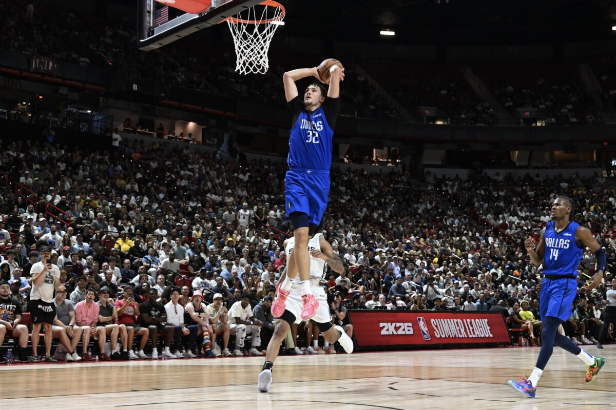 Dallas Mavericks forward Cooper Flagg (32) dunks against the San Antonio Spurs in the fourth quarter of their game at Thomas & Mack Center.