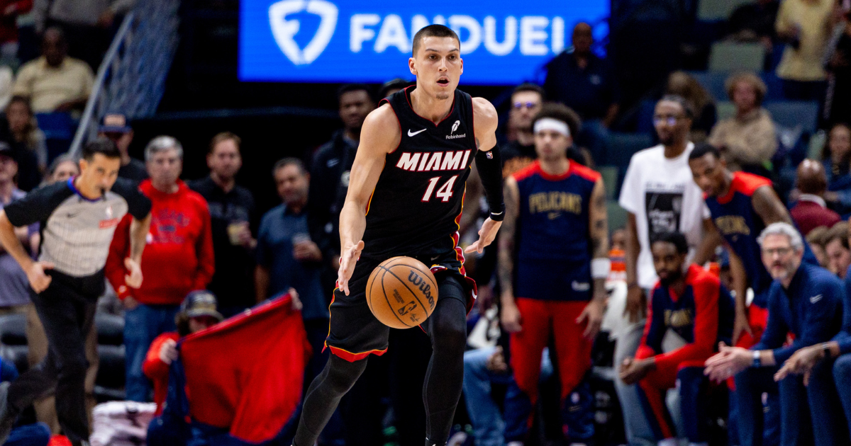 Jason Patterson (26) and Cutter Boley (8). UK Football vs. Eastern Michigan at Kroger Field on Saturday, September 13, 2025 in Lexington, Kentucky. Photo by Crawford Ifland, Kentucky Sports Radio.