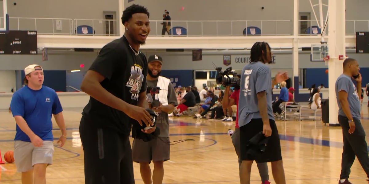 Jaren Jackson Jr hosts youth camp in Memphis