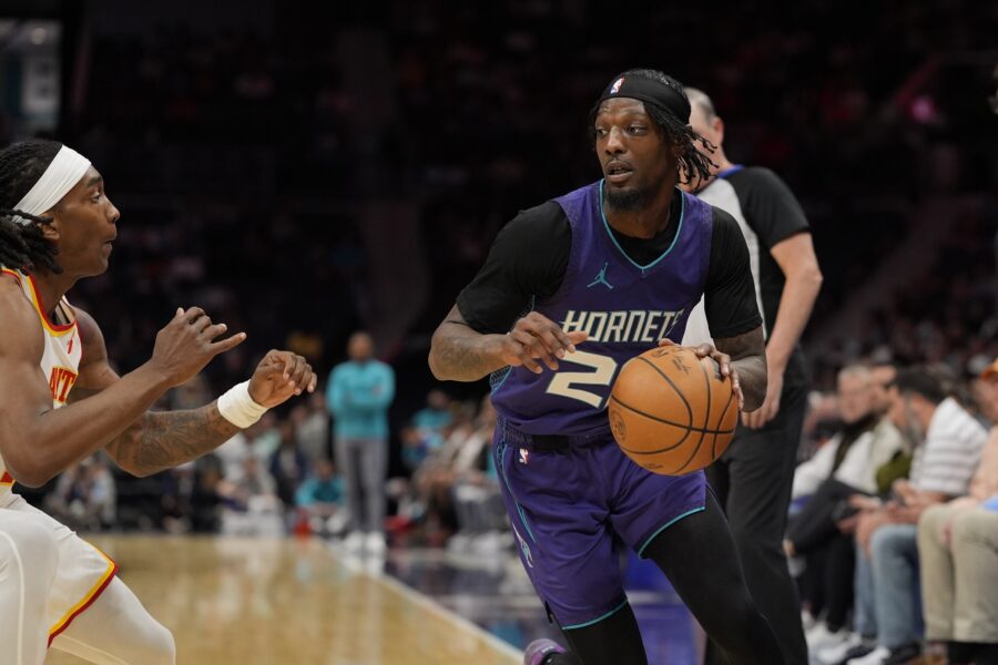 Hornets Sign Marcus Garrett, Waive Brandon Slater