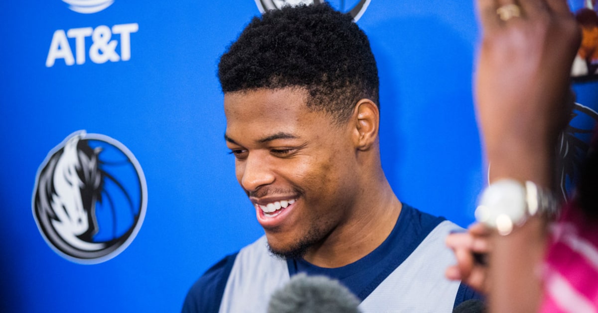 Dallas Mavericks shuffle back end of roster, make Dennis Smith Jr. signing official