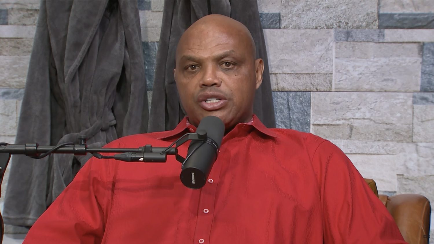 Charles Barkley on 'Inside the NBA' licensing deal: 'TNT just sucks'