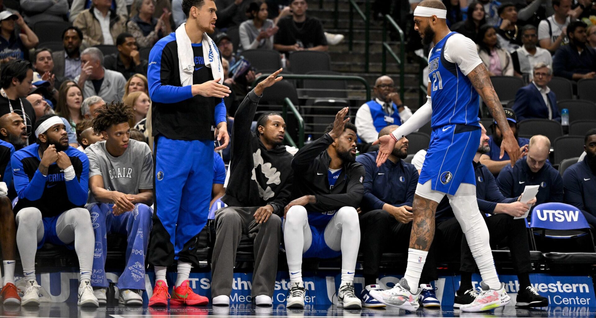 Mavs Sign 7-Foot-5 Center As Training Camp Approaches