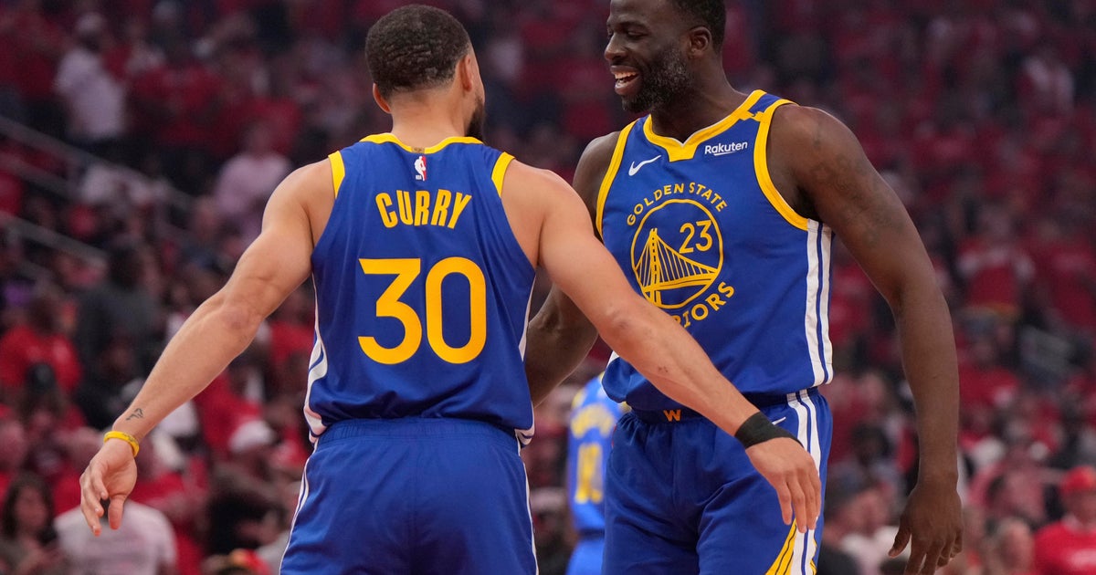 Curry scores 31 points as Warriors take Game 1 over Rockets 95-85