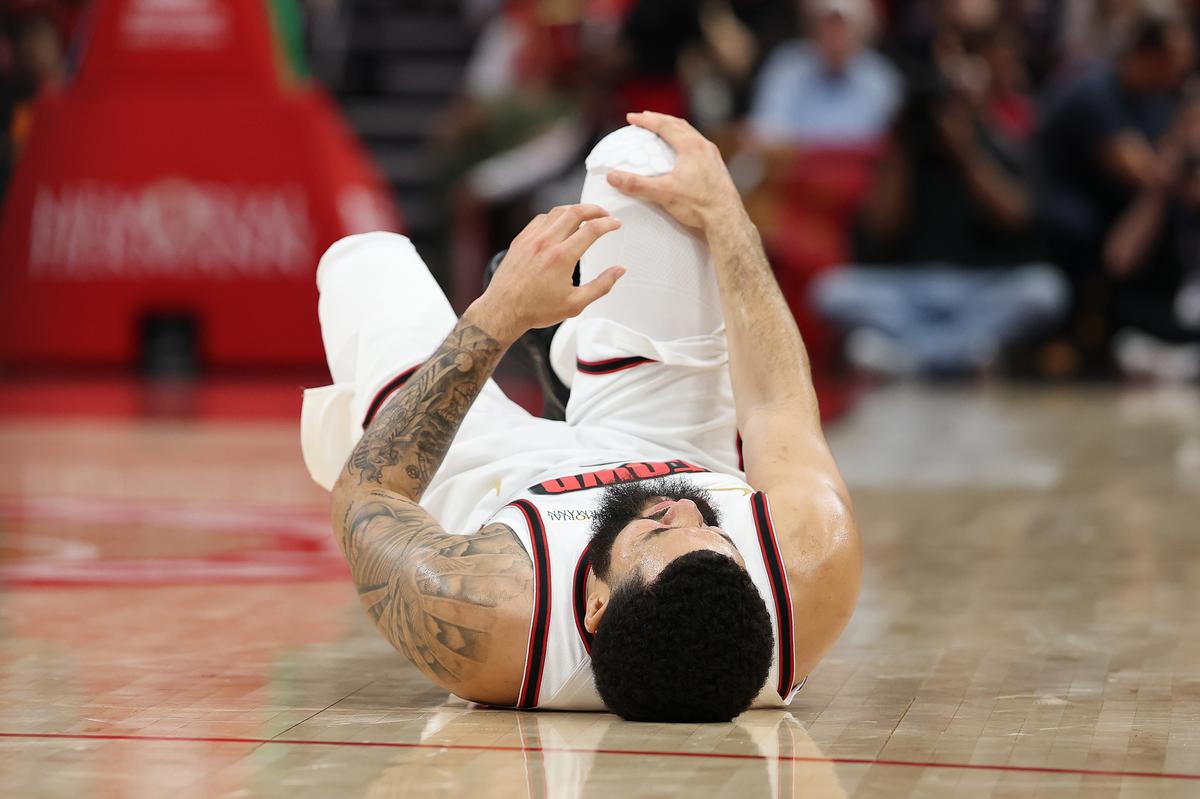 Fred VanVleet Tears ACL at Rockets Camp