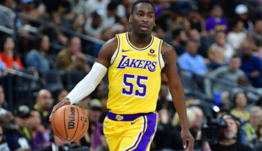 Mavericks Sign D'Moi Hodge To Deal