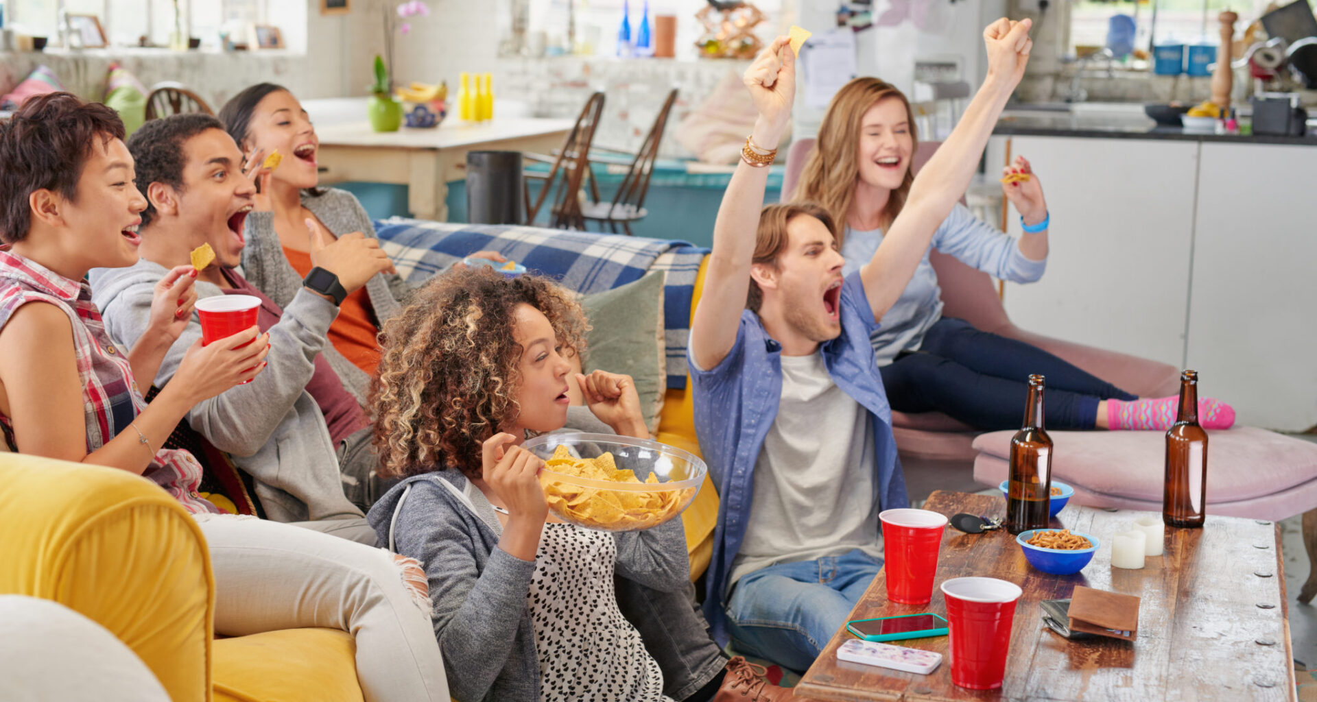 sports fans cheering