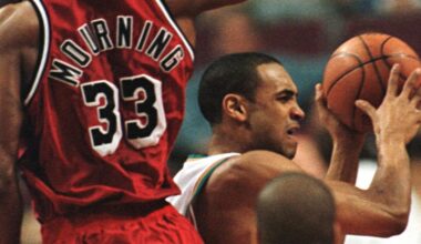YouTube Gold: Grant Hill Embarrasses Alonzo Mourning