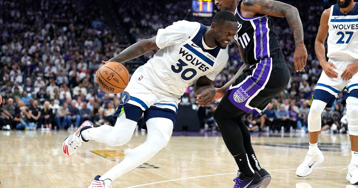 DeRozan scores 26 in Sacramento debut as Kings fall to Wolves 117-115 in season opener