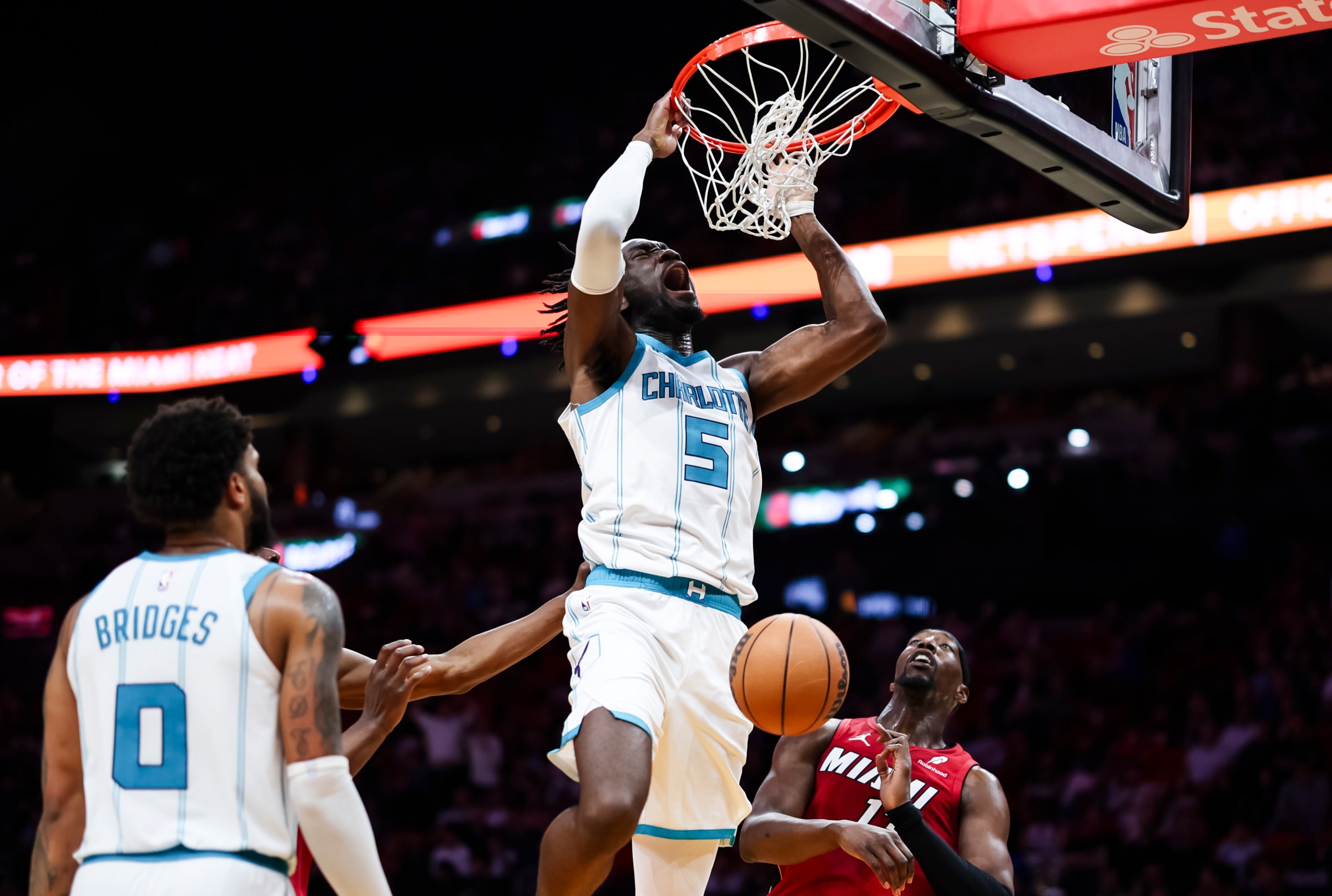 MIAMI, FLORIDA - MARCH 10: Mark Williams #5 of the Charlotte Hornets dunks the ball during the third quarter against the Miami Heat at Kaseya Center on March 10, 2025 in Miami, Florida. NOTE TO USER: User expressly acknowledges and agrees that, by downloading and or using this photograph, User is consenting to the terms and conditions of the Getty Images License Agreement. (Photo by Brennan Asplen/Getty Images)